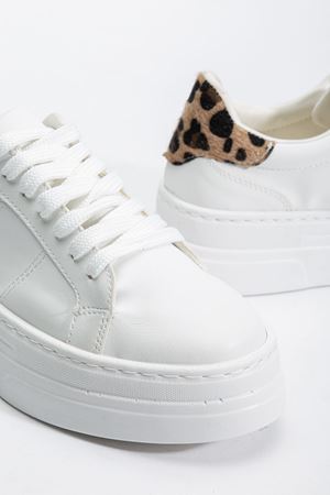 Kadın Beyaz Rugan Poli Taban Leopar Desenli Bağcıklı Yüksek Spor Ayakkabı 