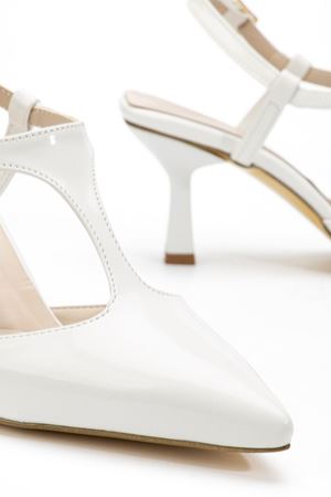 Lorea Kadın Beyaz Rugan Sivri Burun İnce Topuklu Ayakkabı   