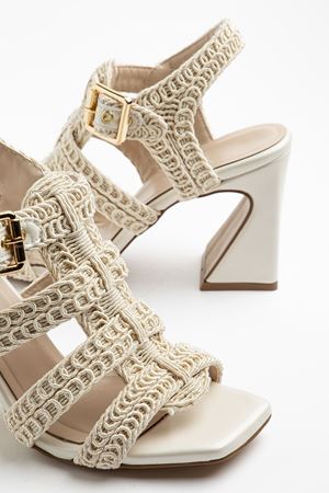 Aria Kadın Bej Cilt Örgülü Detaylı Klasik Topuklu Ayakkabı 