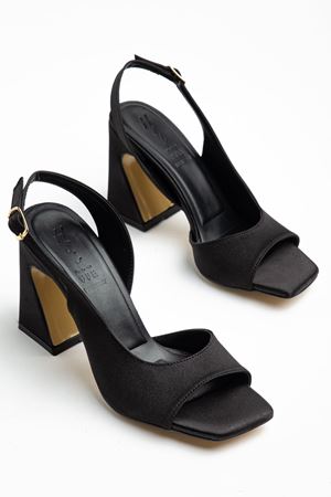 Benito Kadın Siyah Saten Özel Tasarım Topuklu Ayakkabı   