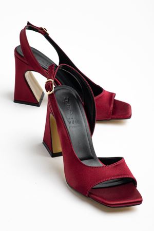 Benito Kadın Bordo Saten Özel Tasarım Topuklu Ayakkabı   