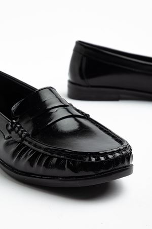  Kadın Siyah Parlak Cilt Termo Kaymaz Taban Babet 