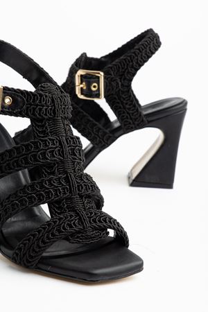 Aria Kadın Siyah Cilt Örgülü Detaylı Klasik Topuklu Ayakkabı  