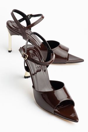 Kadın Acı Kahve Rugan Burnu Açık Gold Ökçe Topuklu Ayakkabı  