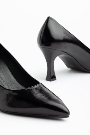 Kadın Siyah Rugan Hakiki Deri Sivri Topuklu Stiletto   