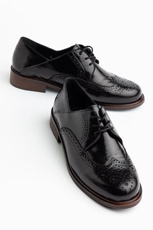 Kadın Siyah Rugan Hakiki Deri Bağcıklı Loafer Ayakkabı  