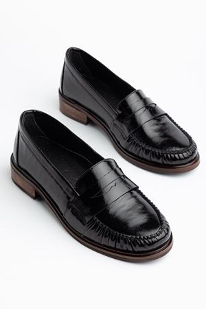 Kadın Siyah Rugan Klasik Hakiki Deri Loafer Ayakkabı  