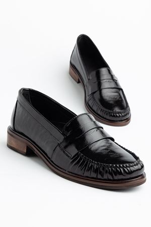 Kadın Siyah Rugan Klasik Hakiki Deri Loafer Ayakkabı  