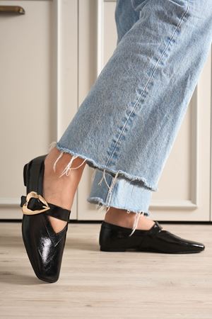 Kadın Siyah Babet Rugan Kalp Tokalı Ortopedik Rahat  