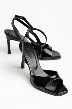 Lesley Çapraz Bantlı Siyah Rugan Tek Bantlı Kadın Ayakkabı 