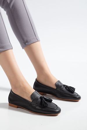 Mono Siyah Hakiki Deri Püskül Detay Düz Taban Kadın Babet