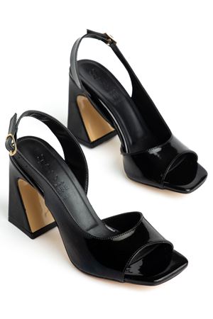 Benito Kadın Siyah Rugan Özel Tasarım Topuklu Ayakkabı