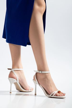 Venüs Beyaz Cilt Çilek Detaylı İnce Topuklu Abiye Ayakkabı   