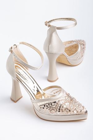 Edel Bej Boncuk İşlemeli Platformlu Sivri Burunlu Kalın Topuklu Ayakkabı 