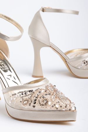 Edel Bej Boncuk İşlemeli Platformlu Sivri Burunlu Kalın Topuklu Ayakkabı 