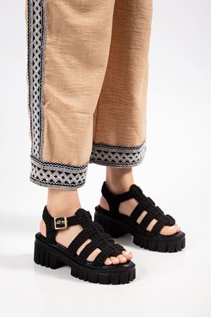 Kadın Siyah Triko Örgü Yüksek Taban Toka Detaylı Sandalet