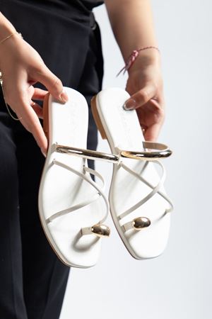 Jenet Kadın Beyaz Gold Yüzük Detaylı Günlük Sandalet  