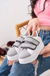 Krasive Beyaz Cilt - Gri Cırtlı Detaylı Kalın Tabanlı Sneakers  