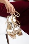 Liona Gold Rugan Kalp Tokalı İnce Topuklu Abiye Ayakkabı 